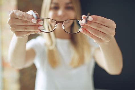 The Magic Left Eyeglasses App: The Key to Perfect Vision